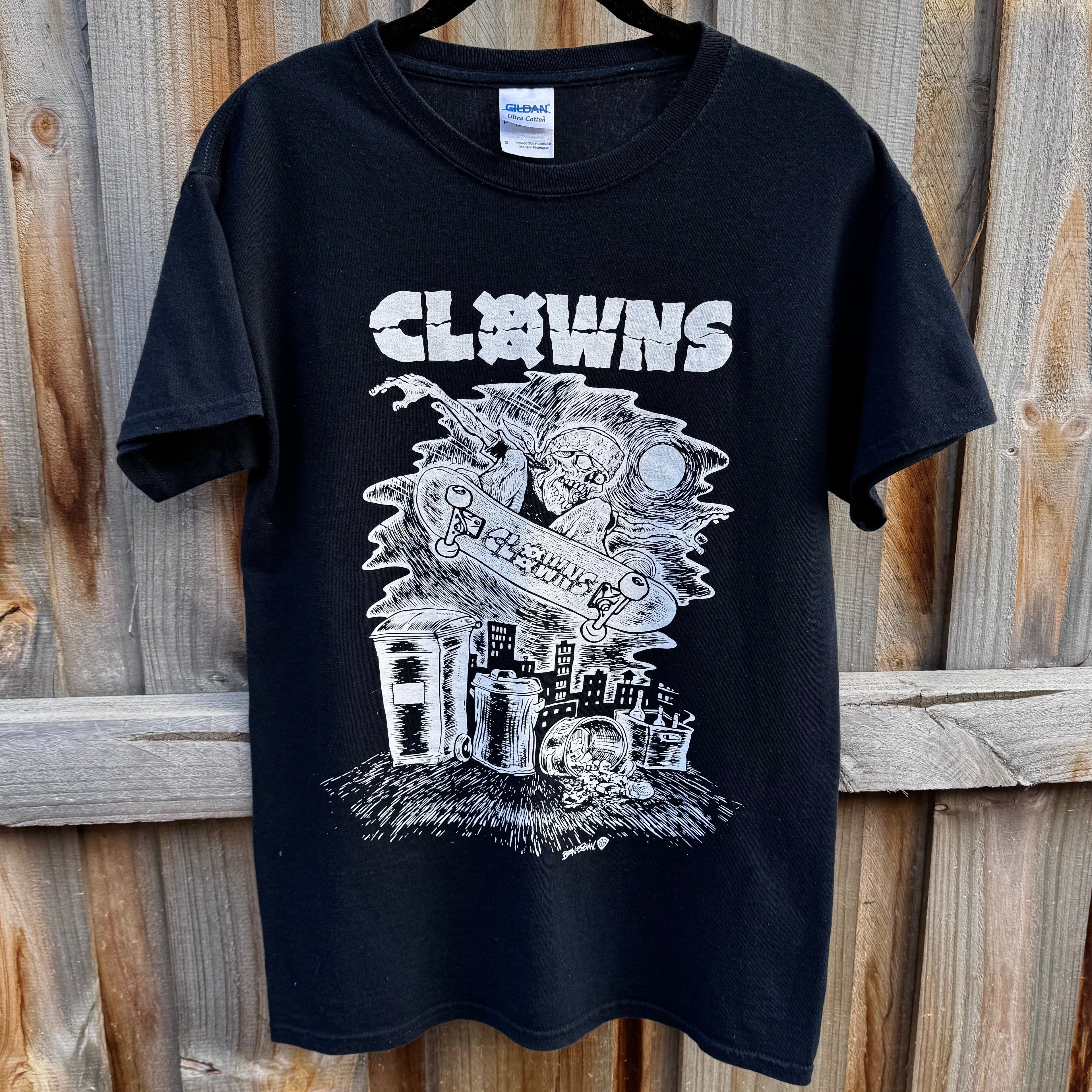 Clowns shirt (badass skeleton)