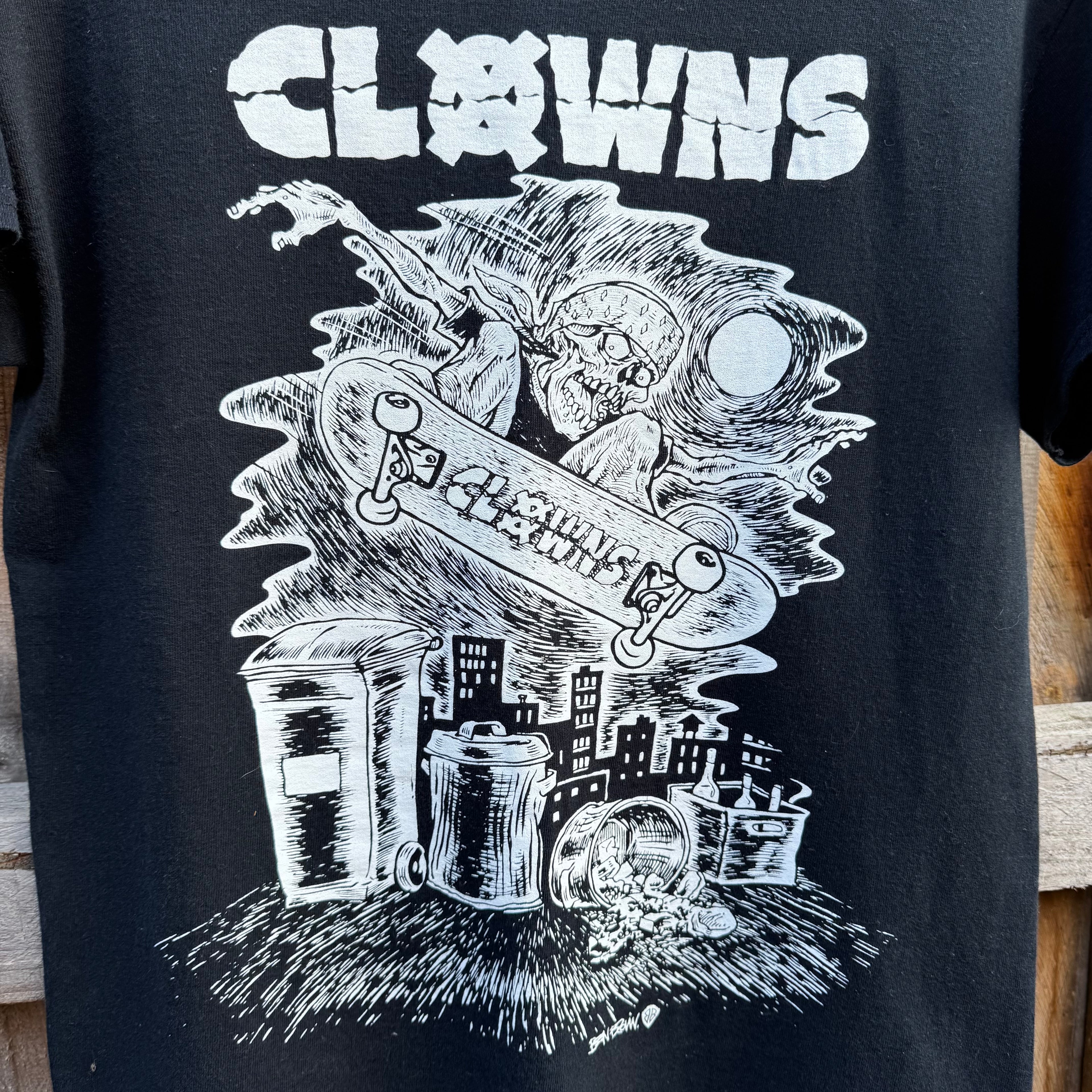Clowns shirt (badass skeleton)