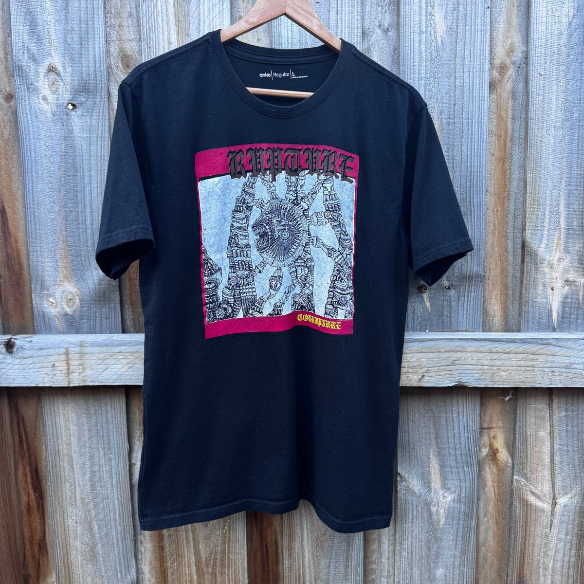 Rupture shirt